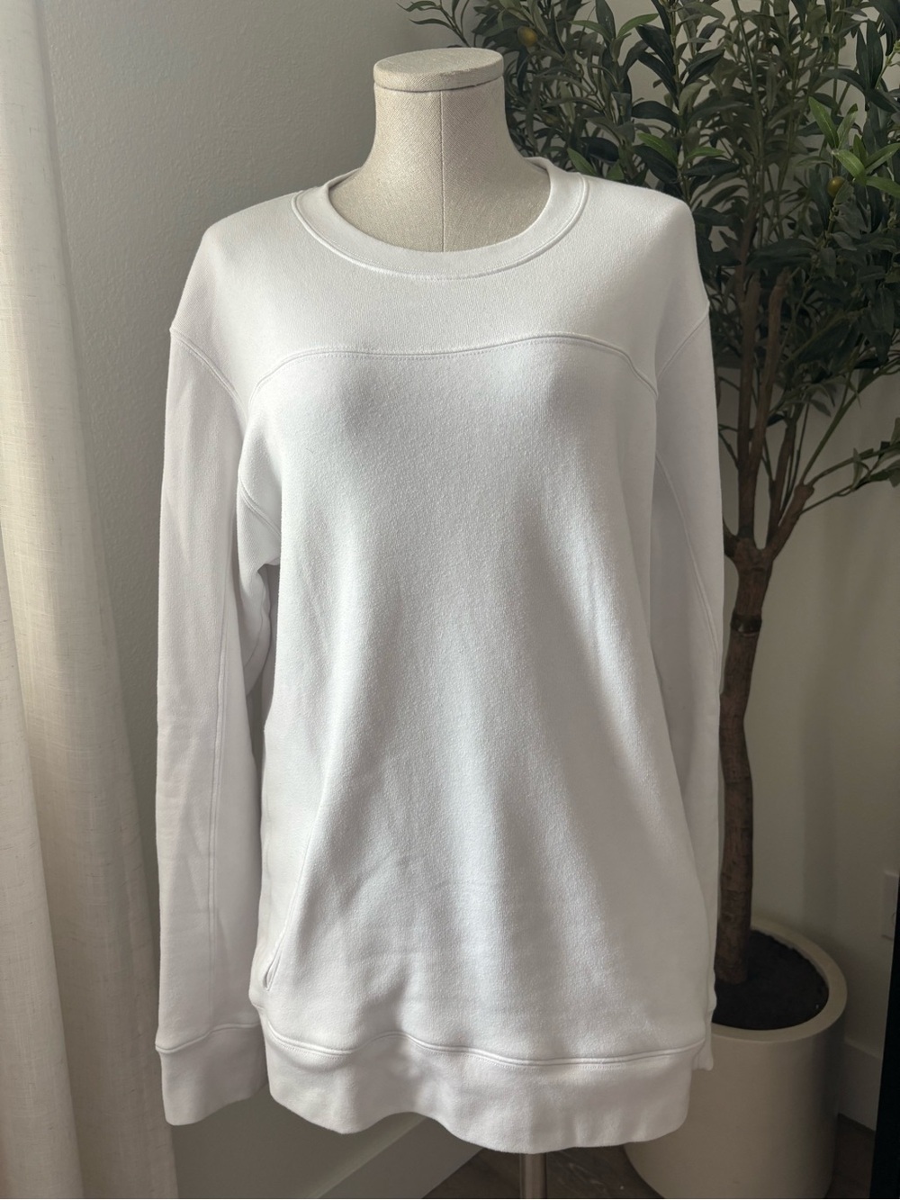 Alo yoga White Crewneck Sweatshirt